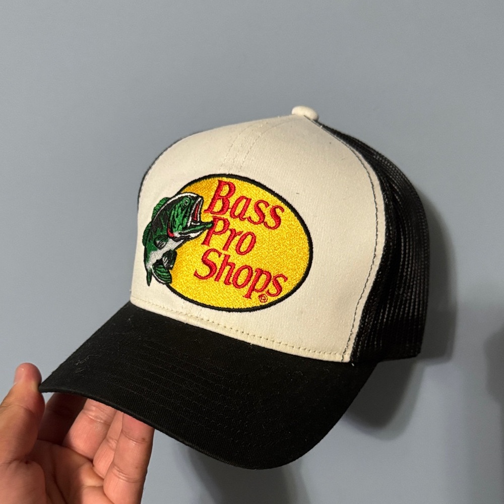 BUNDLE OF BASS PRO HATS